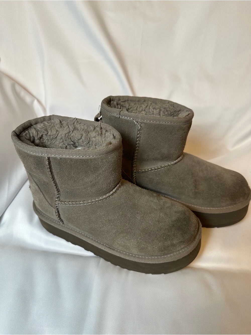 UGG Classic Mini Platform Gray Suede Boots Kids Size 2